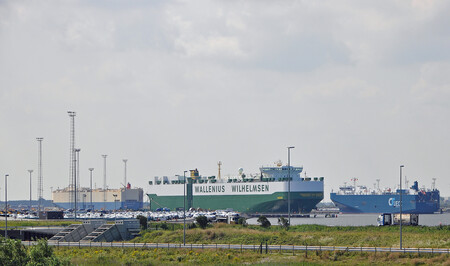 Zeebrugge Car Carriers R01