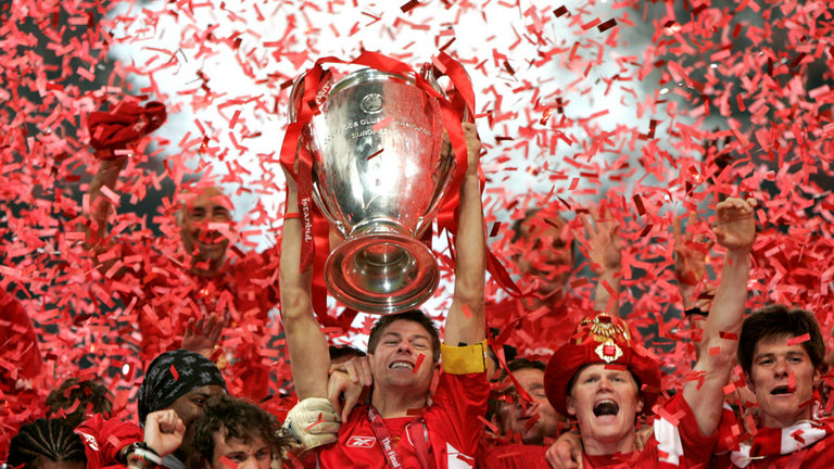 Gerrard y su Liverpool alzaron la Champions en 2005