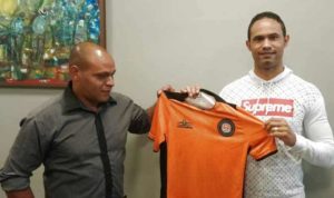 Portero brasileño condenado por asesinato de novia ficha con club regional | Fútbol