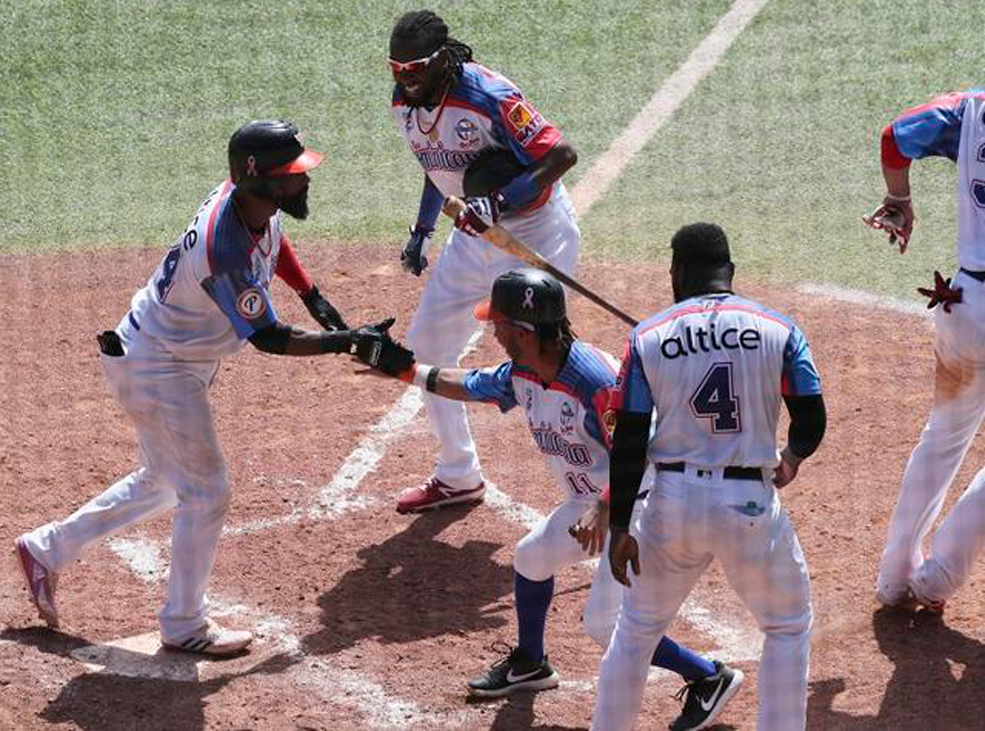 wilkin-castillo-con-jonron-pone-a-dominicana-en-la-semifinal.jpg