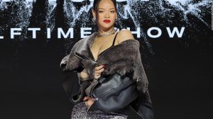Rihanna reconoce que está tan concentrada en el Super Bowl que olvidó fechas muy importantes | Video