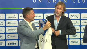 Gareca se vuelve a vestir de azul y blanco