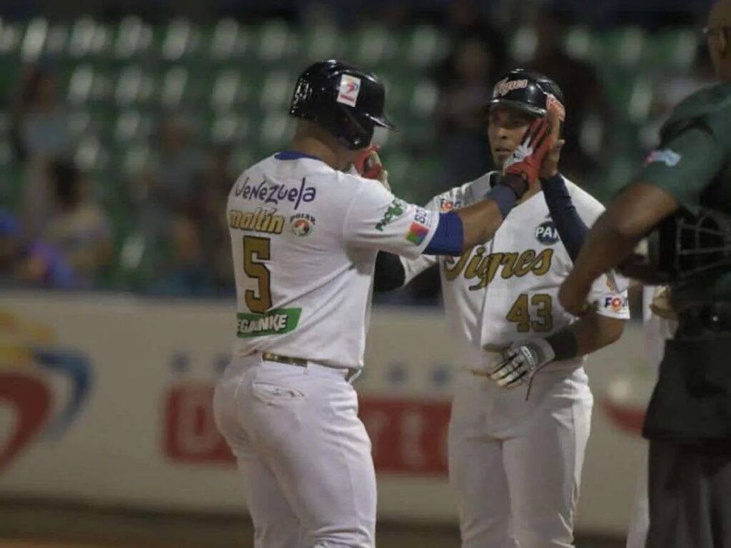Eduardo Escobar responde en los momentos de apremio