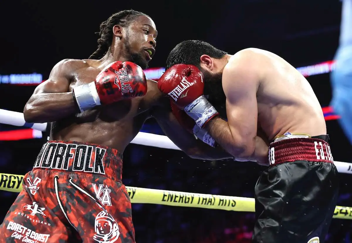 Keyshawn Davis vs Miguel Madueno_action Keyshawn Davis vs Miguel Madueno_action