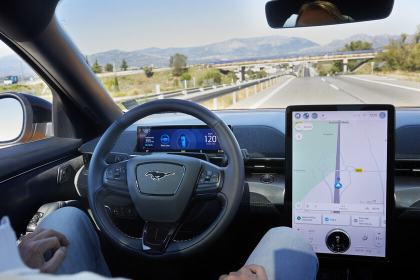 No solo Tesla. El sistema de conducción semiautónoma de Ford