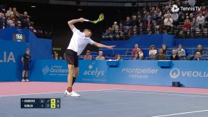 El tenista Alexander Bublik rompe tres raquetas durante una derrota en Montpellier