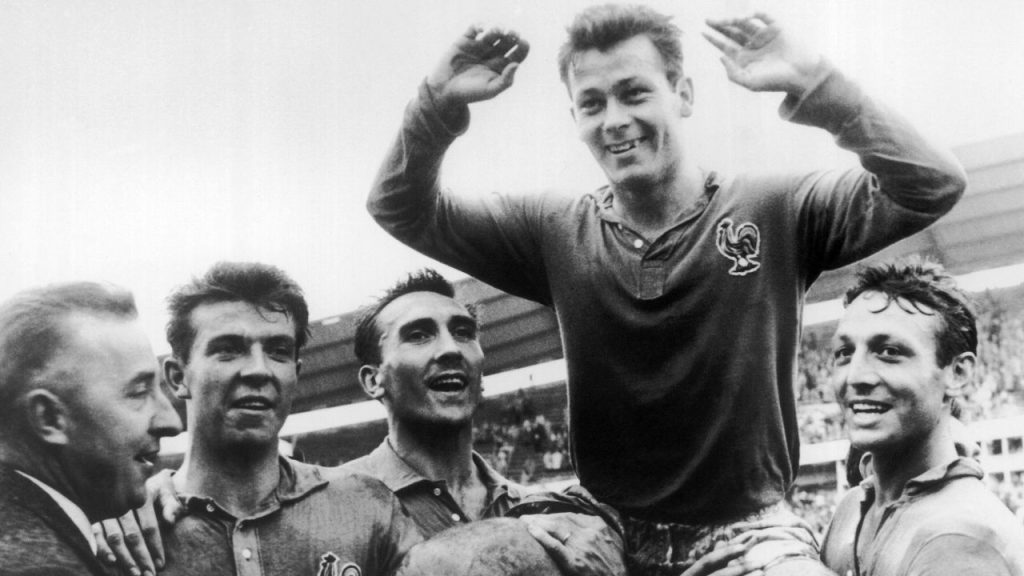 Muere a los 89 años la leyenda del fútbol francés Just Fontaine