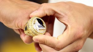 ¿Cuánto valen los anillos de campeón de la NBA y de qué están hechos?